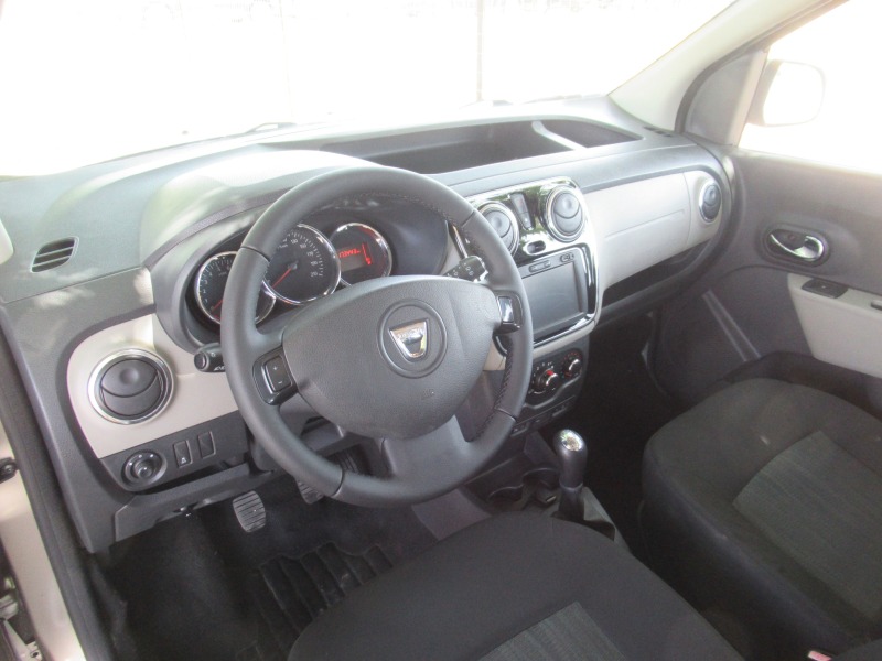 Dacia Dokker 1.6i Газ.инжекцион 82кс * Перфектен* , снимка 12 - Автомобили и джипове - 46056732
