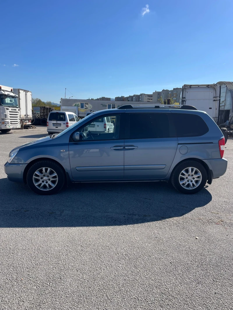 Kia Carnival 2.9CRDI Автоматик, снимка 3 - Автомобили и джипове - 47648736