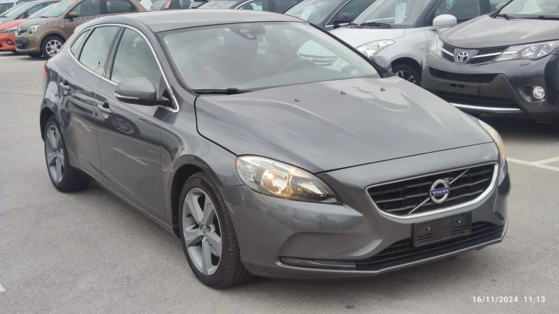 Volvo V40 1.6I , снимка 1 - Автомобили и джипове - 47989037