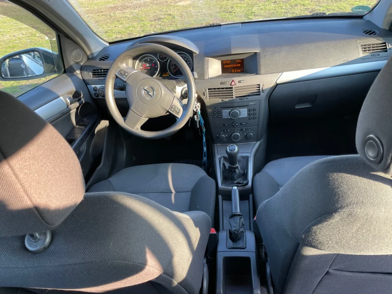 Opel Astra 1.7 cdti, снимка 9 - Автомобили и джипове - 48518563