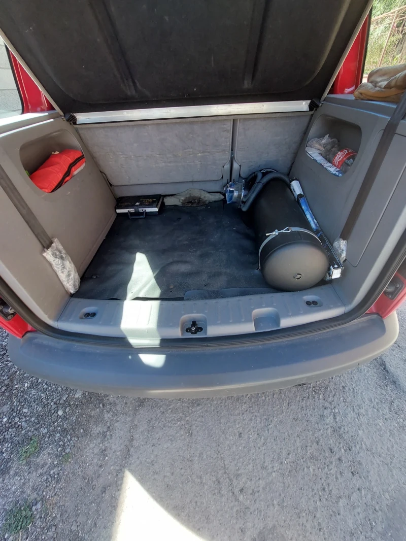 VW Caddy 3 LIFE, снимка 11 - Автомобили и джипове - 52510072