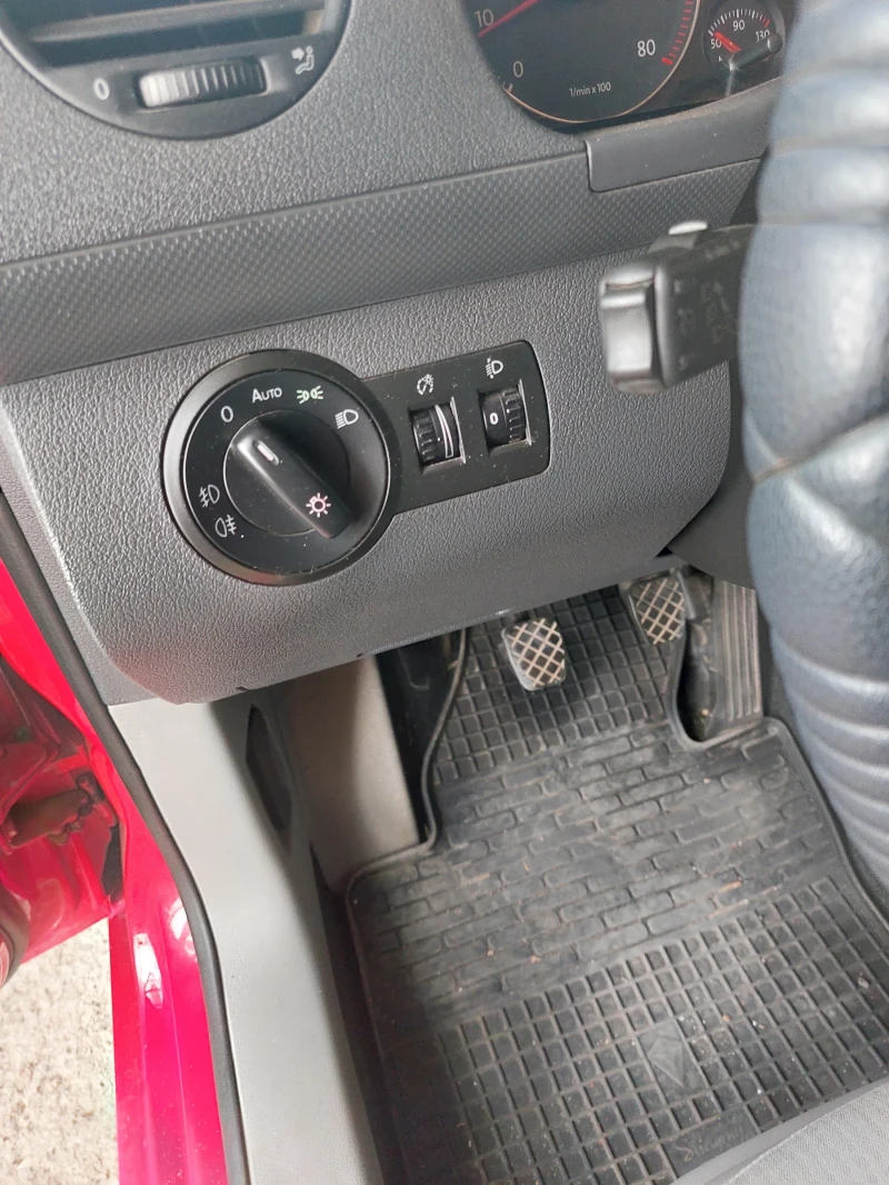 VW Caddy 3 LIFE, снимка 4 - Автомобили и джипове - 52510072