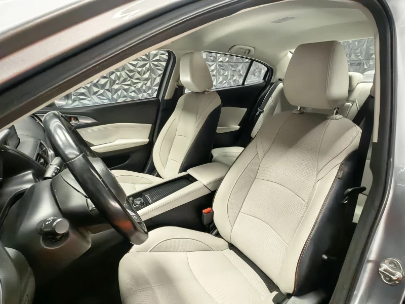 Mazda 3 SKYACTIV* SEDAN* НАВИ* ТЕМПОМАТ* BOSE* ТОП, снимка 8 - Автомобили и джипове - 51963760