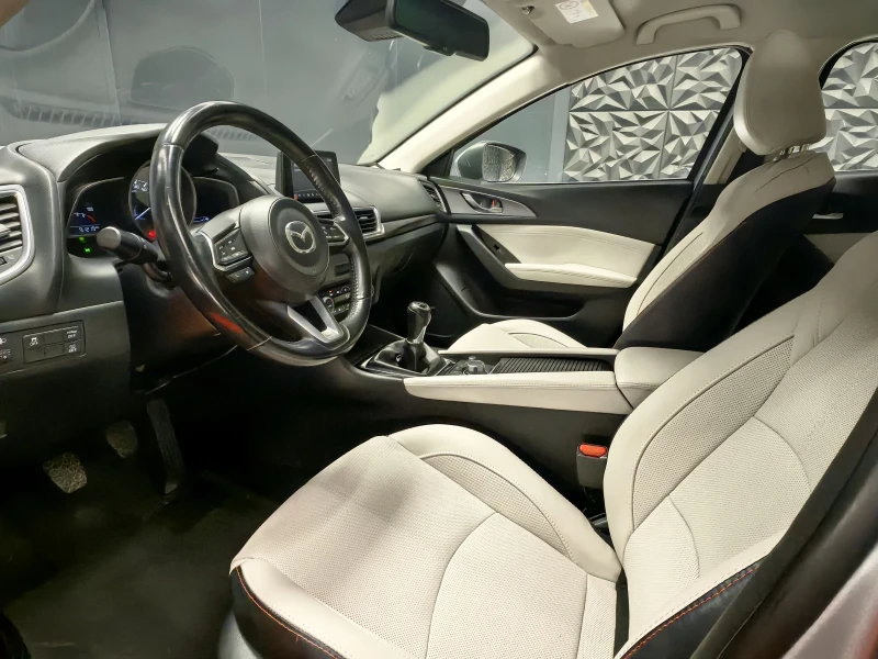 Mazda 3 SKYACTIV* SEDAN* НАВИ* ТЕМПОМАТ* BOSE* ТОП, снимка 6 - Автомобили и джипове - 51963760