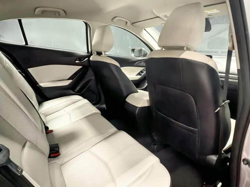 Mazda 3 SKYACTIV* SEDAN* НАВИ* ТЕМПОМАТ* BOSE* ТОП, снимка 9 - Автомобили и джипове - 51963760