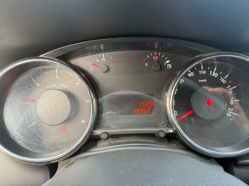 Peugeot 3008, снимка 12 - Автомобили и джипове - 52176544