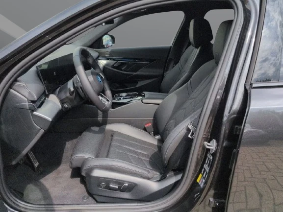 BMW 530 e = M-Sport = Shadow Line Гаранция, снимка 7 - Автомобили и джипове - 55406252
