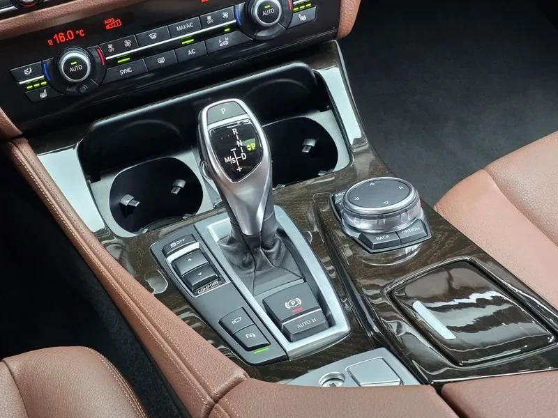 BMW 528, снимка 17 - Автомобили и джипове - 55948968