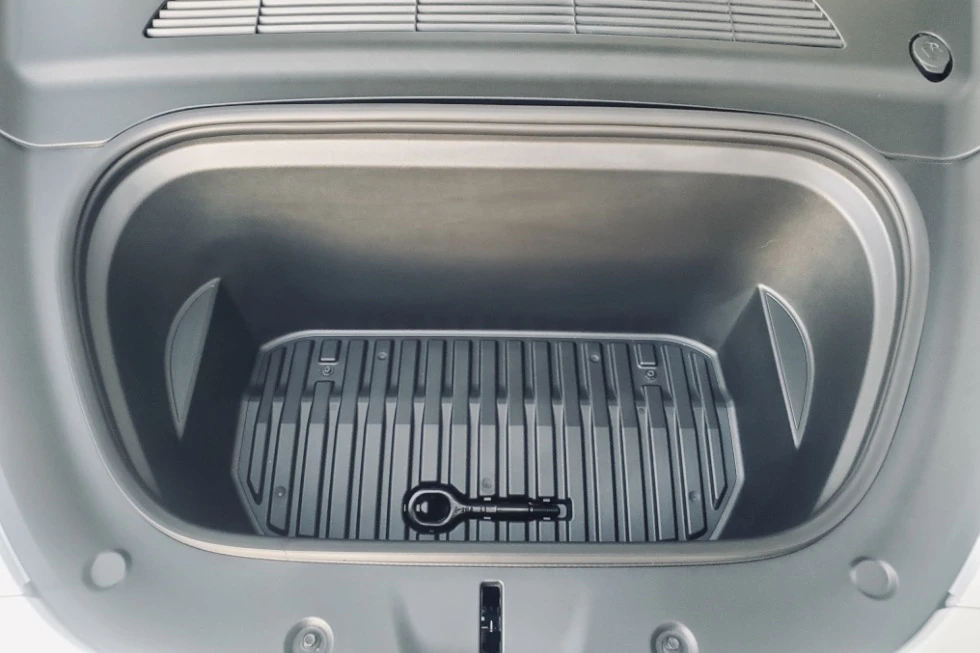 Tesla Model Y Performance - ��������� | Mobile.bg � ����������� 11