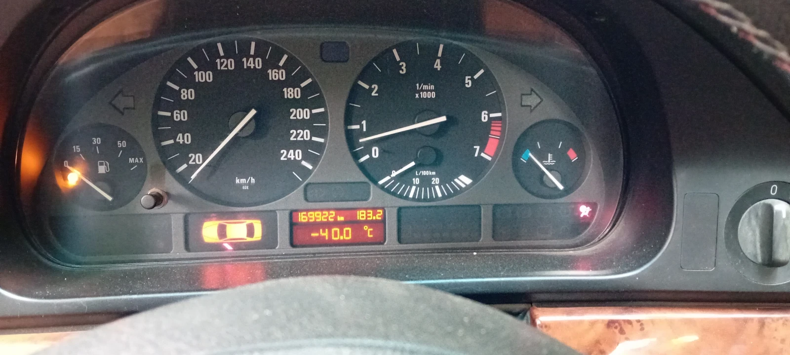 BMW 528 Седан - изображение 3