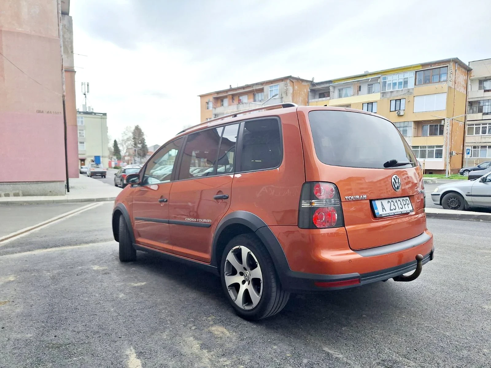 VW Touran 2.0 TDI CROSS - изображение 2