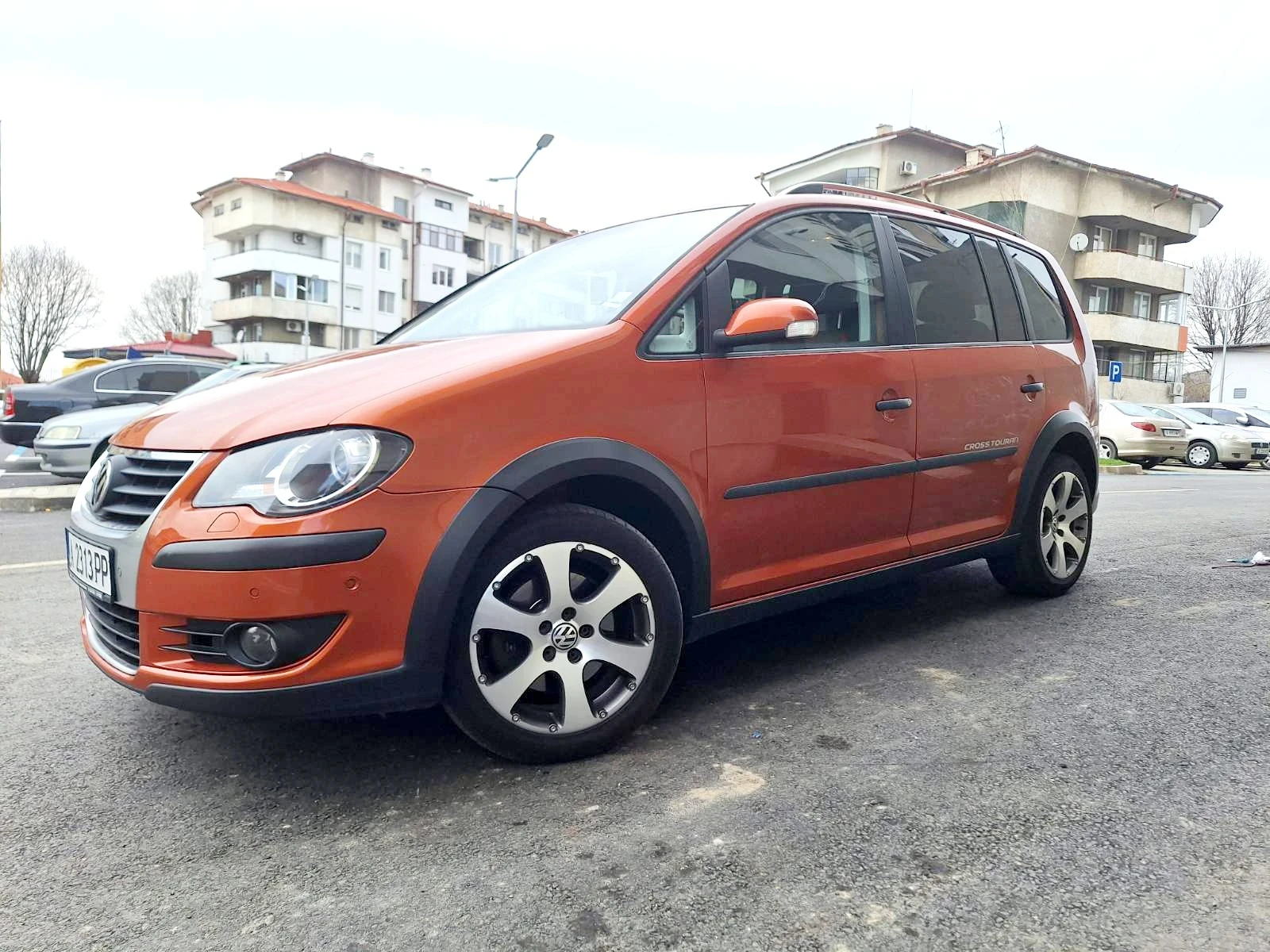 VW Touran 2.0 TDI CROSS - изображение 6