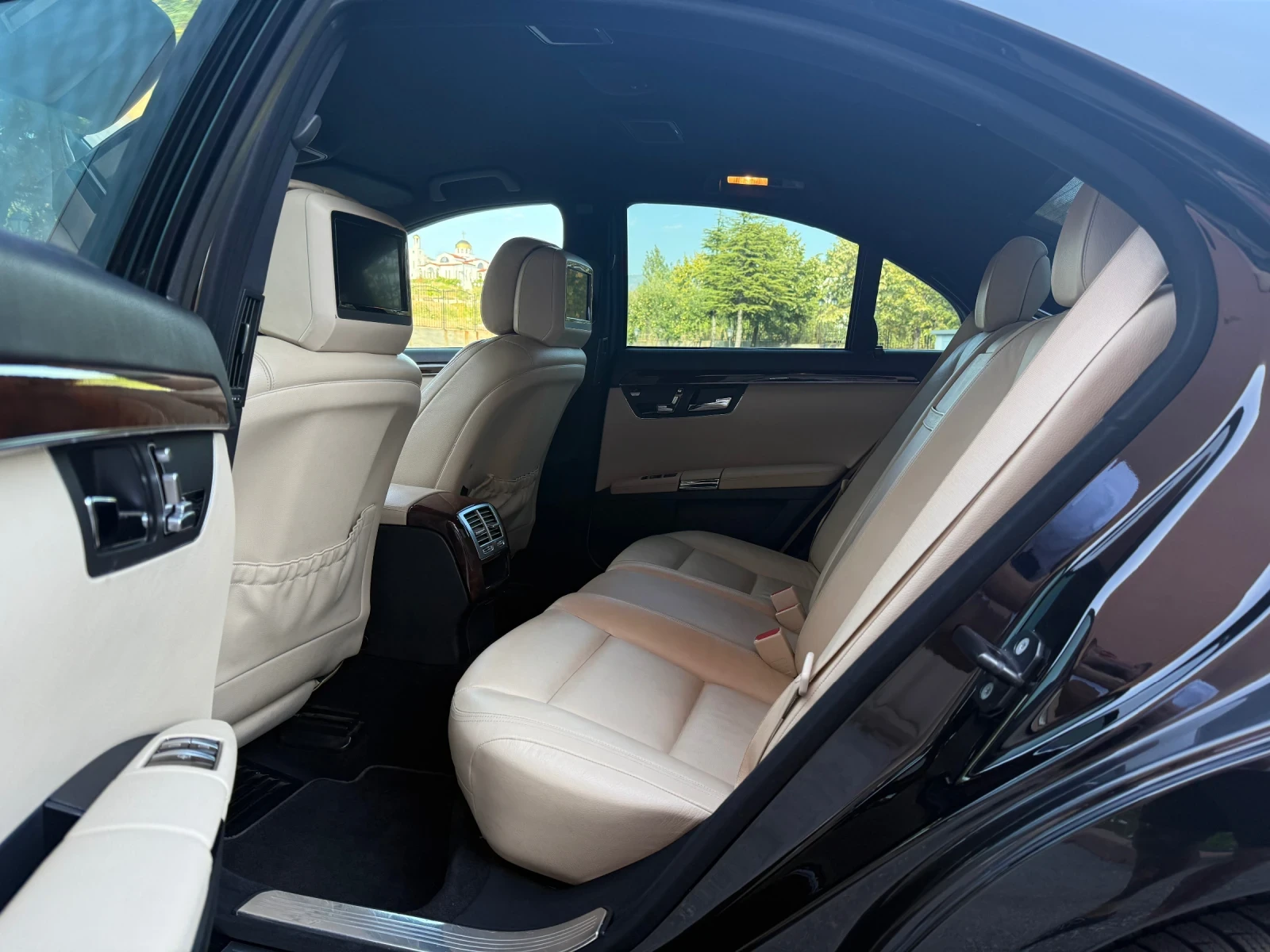 Mercedes-Benz S 350 ВАКУМ* ПОДГ* DISTR* М.ТОЧКА* KeyLess* Harman/Kardo - изображение 9