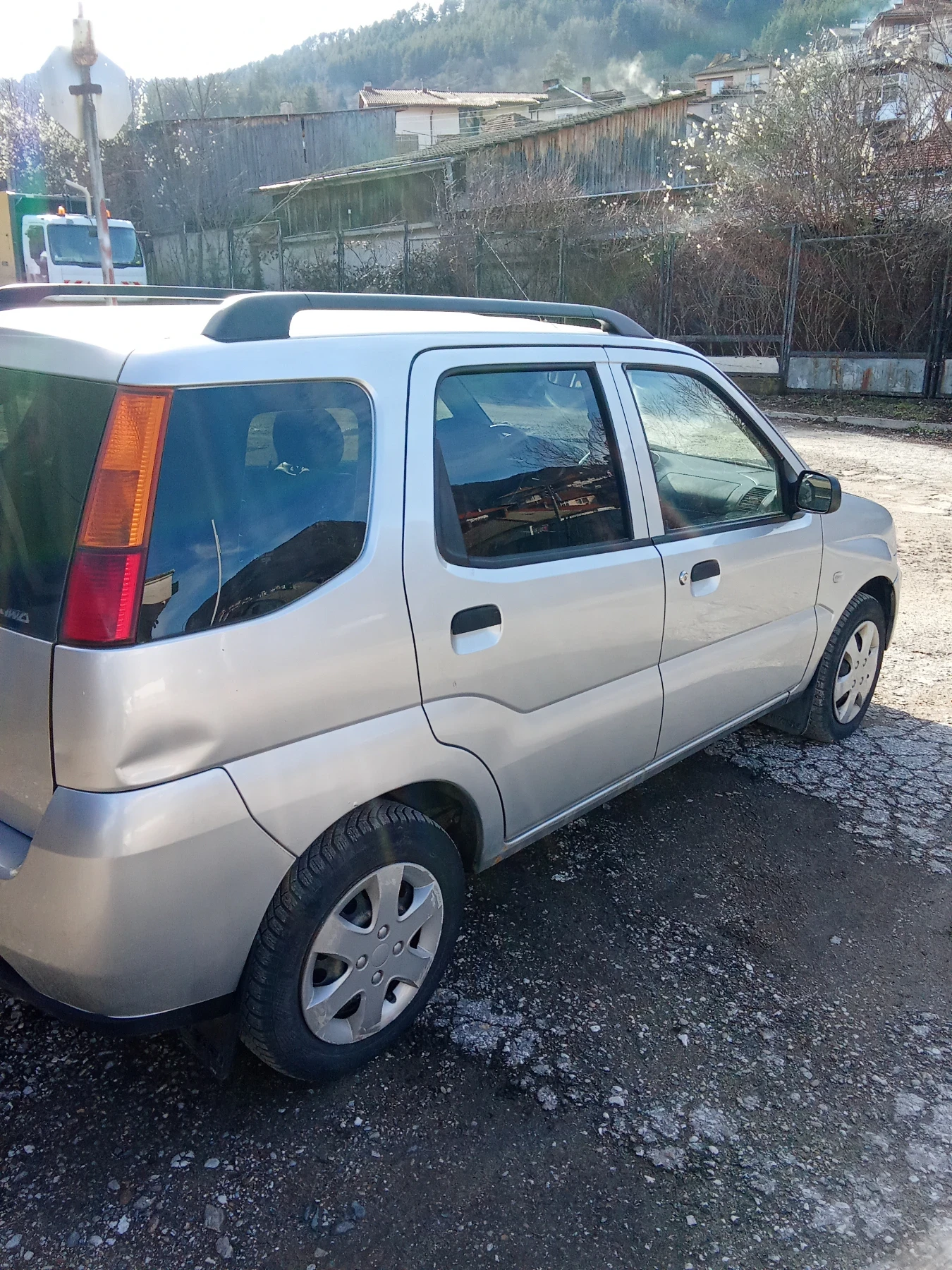 Subaru Justy  - изображение 5