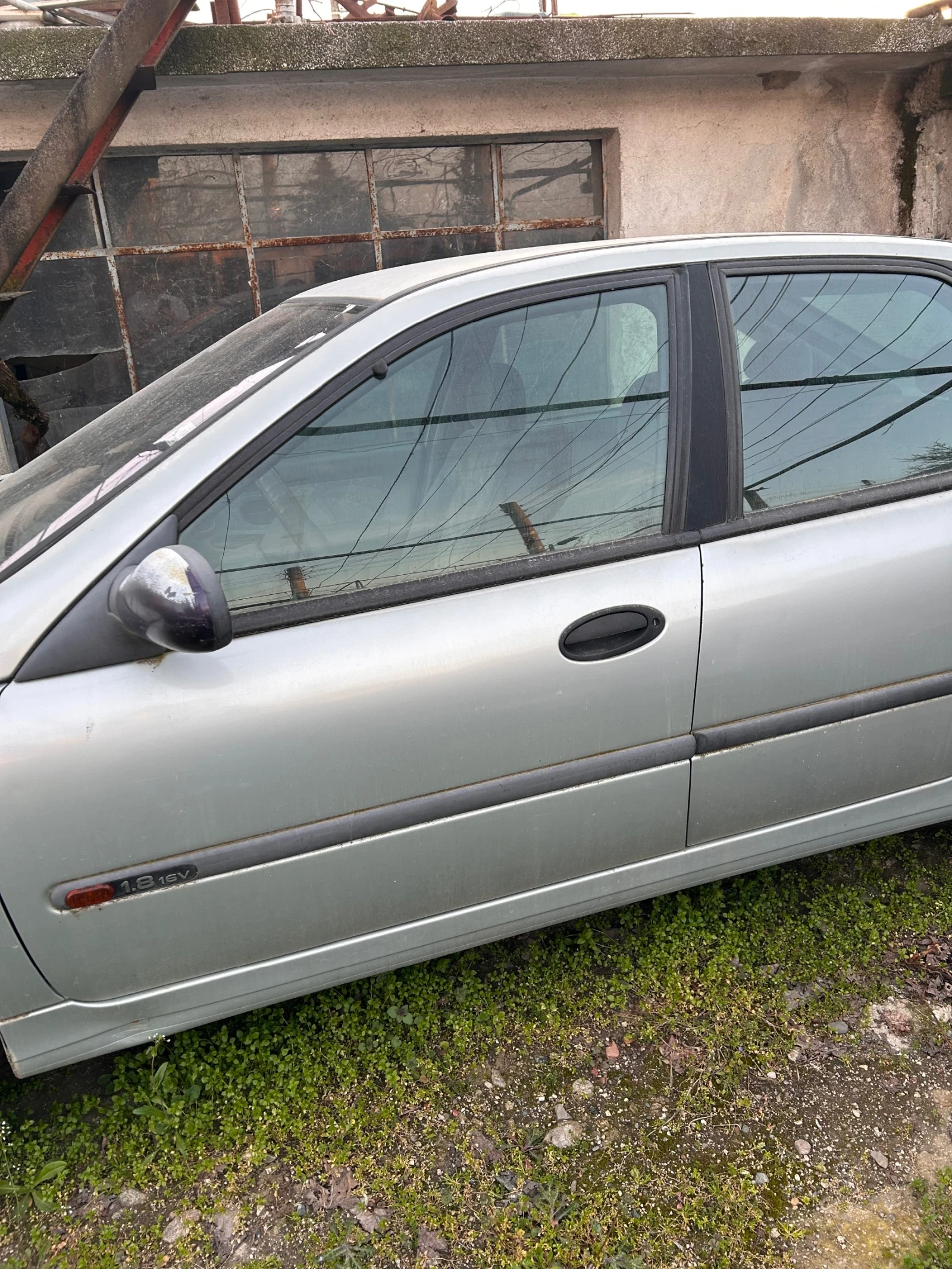 Renault Laguna, снимка 2 - Автомобили и джипове - 53815453