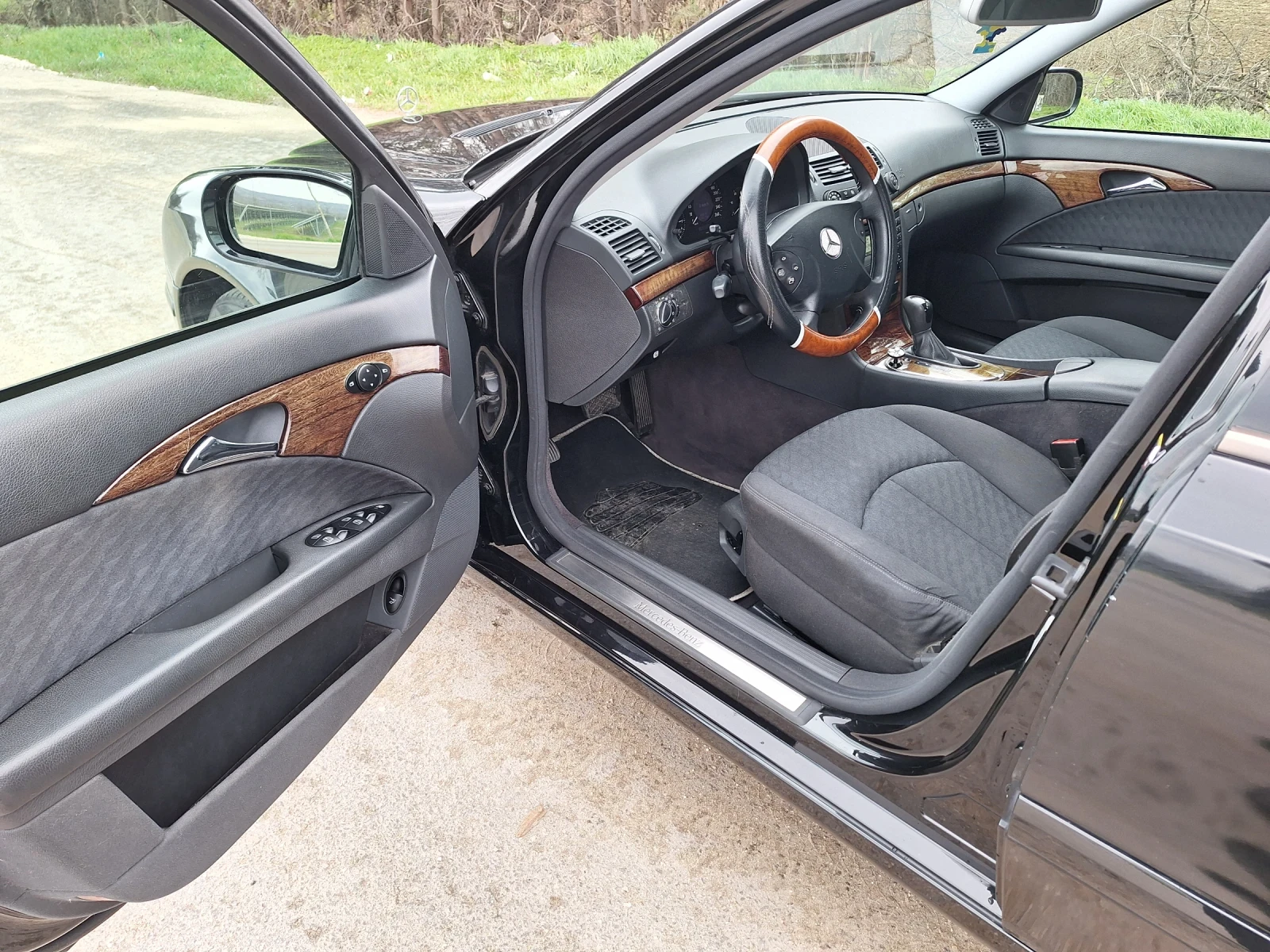 Mercedes-Benz E 220 W211 , снимка 10 - Автомобили и джипове - 53928554