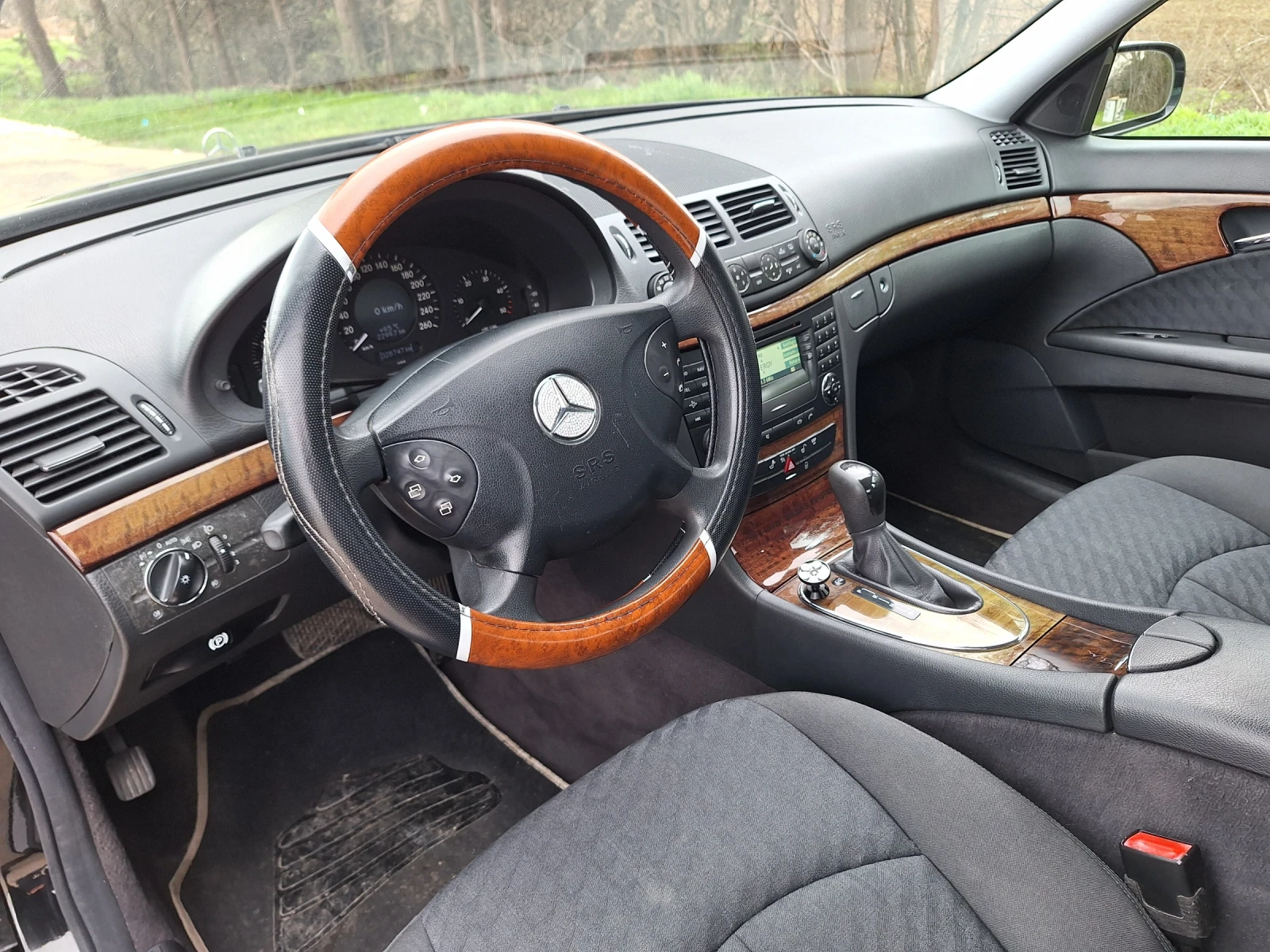 Mercedes-Benz E 220 W211 , снимка 9 - Автомобили и джипове - 53928554