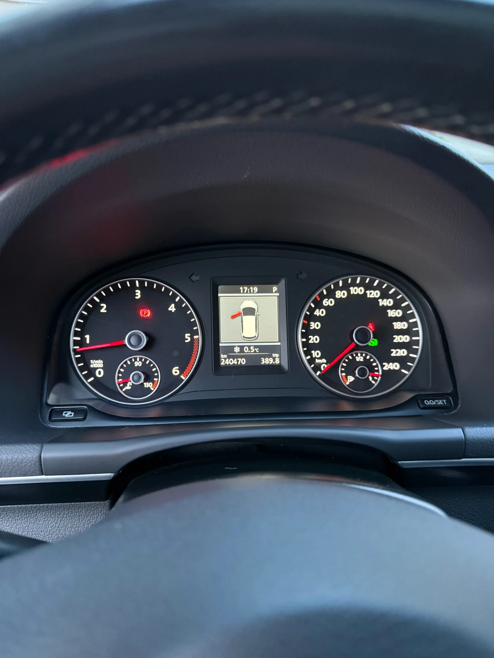 VW Touran, снимка 12 - Автомобили и джипове - 53980518