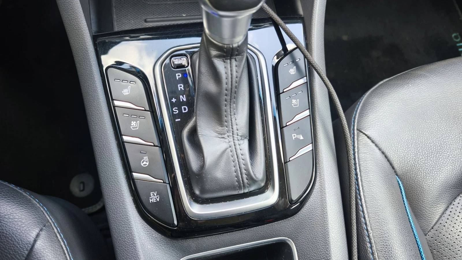 Hyundai Ioniq Plug-in , снимка 13 - Автомобили и джипове - 54005330