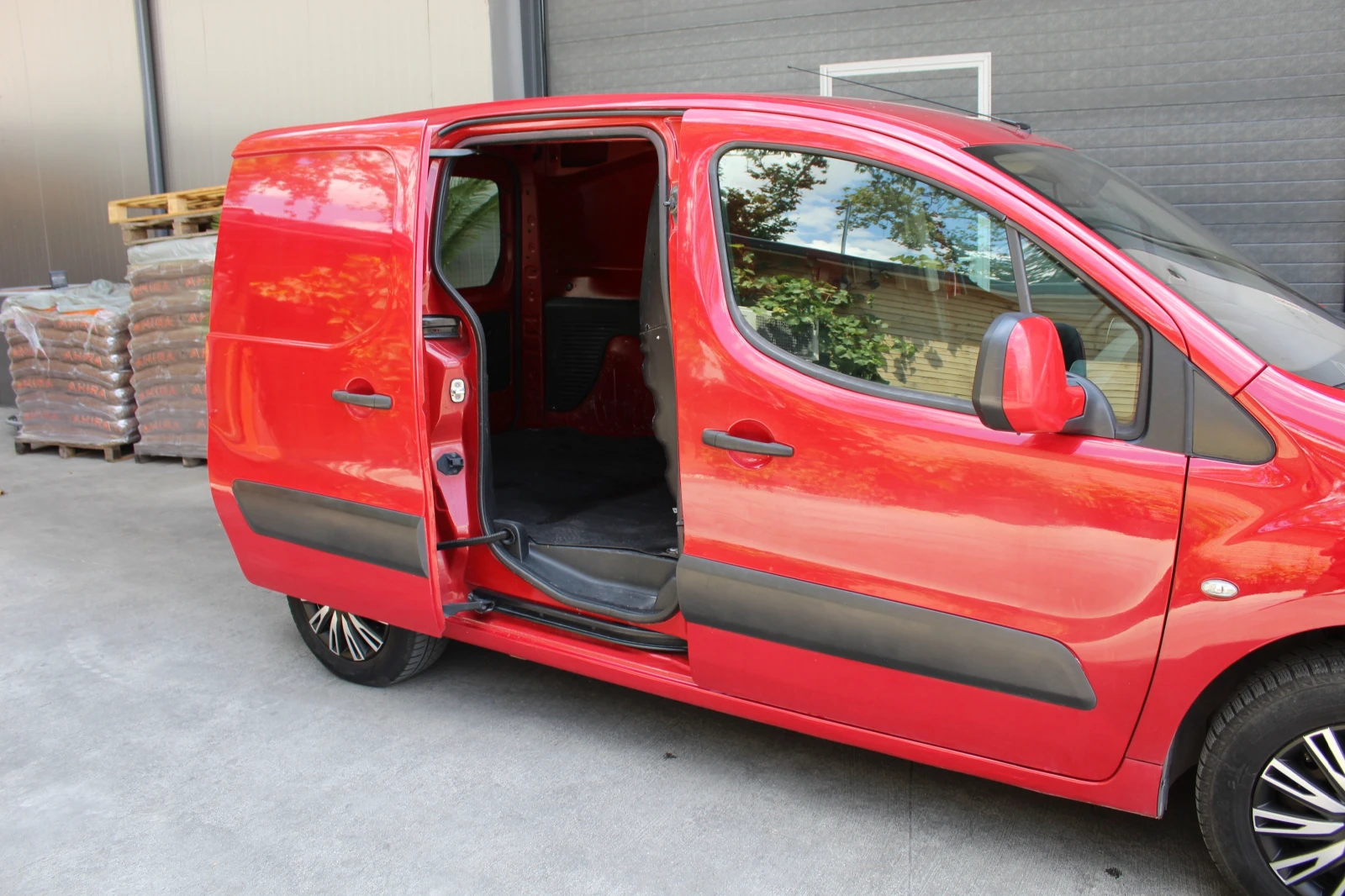 Citroen Berlingo 1.6HDI, снимка 15 - Автомобили и джипове - 55413702