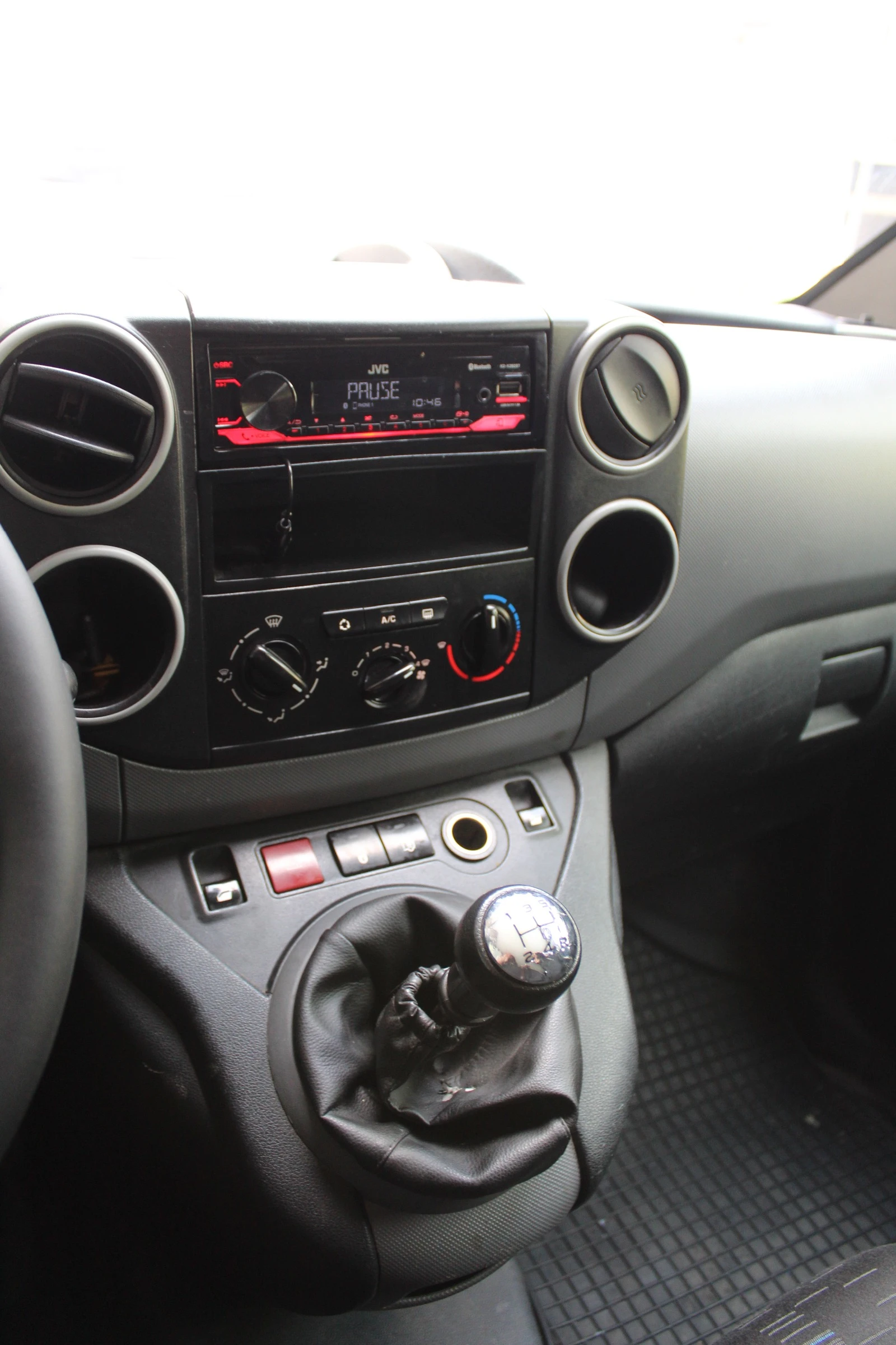 Citroen Berlingo 1.6HDI, снимка 13 - Автомобили и джипове - 55413702