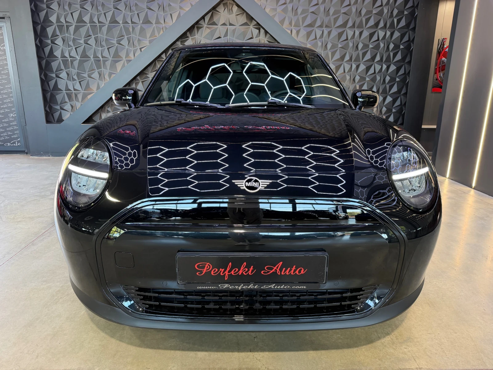 Mini Cooper E CLASSIS * КАМЕРА * , снимка 2 - Автомобили и джипове - 56251043