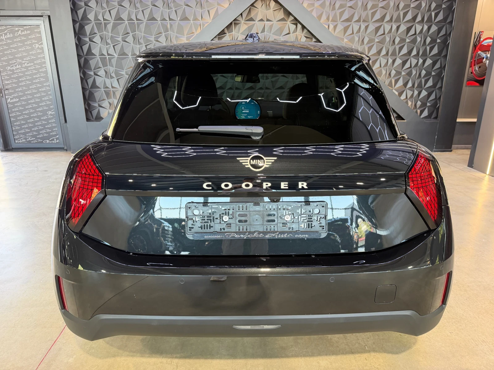 Mini Cooper E CLASSIS * КАМЕРА * , снимка 4 - Автомобили и джипове - 56251043