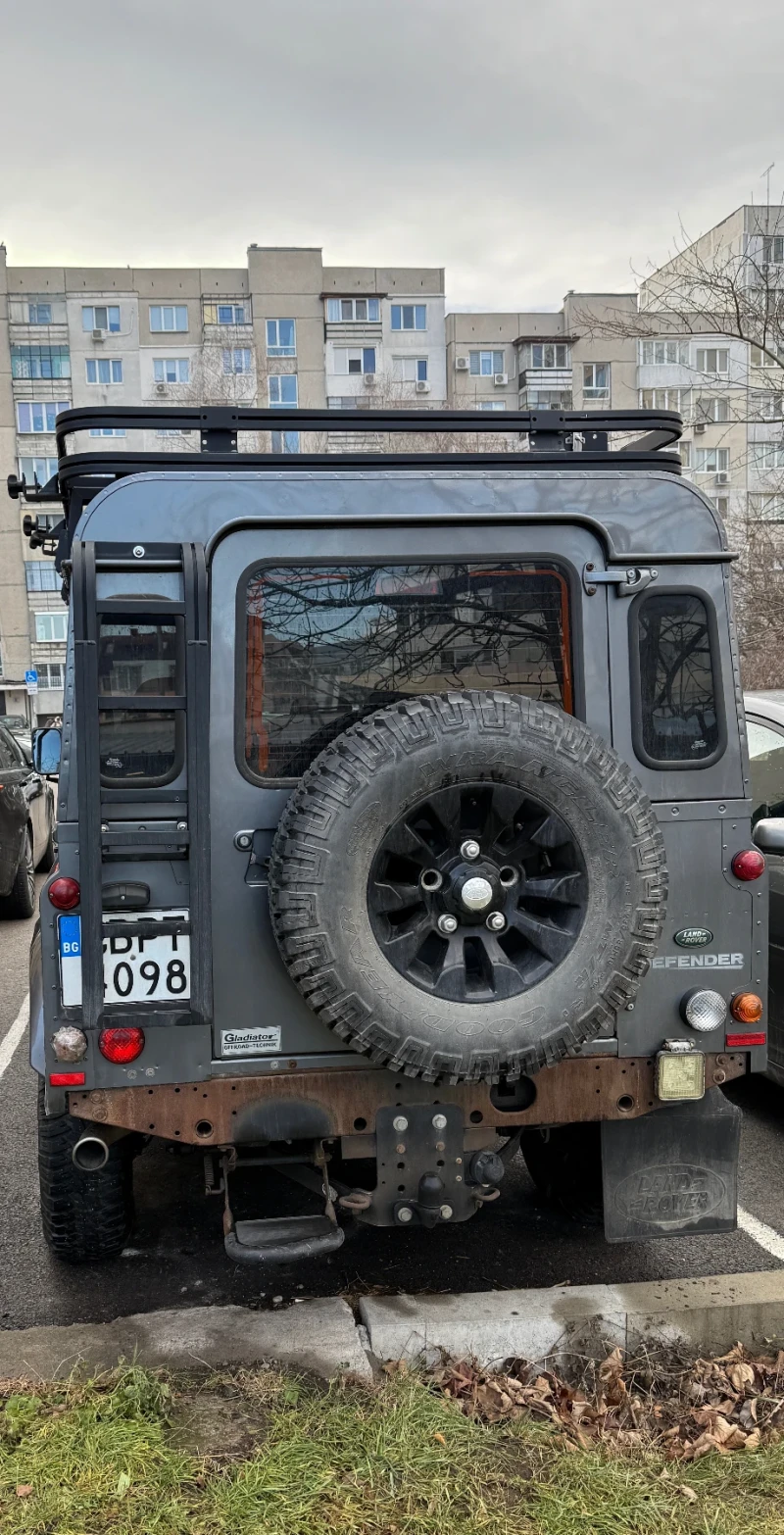 Land Rover Defender, снимка 2 - Автомобили и джипове - 48642464