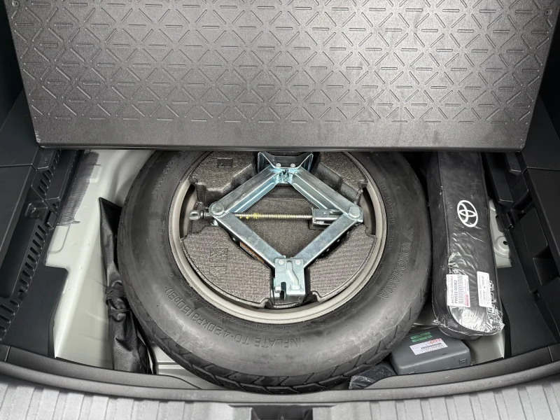 Toyota Rav4 2.5 HYBRID 222ps. AWD ГАРАНЦИЯ! СОБСТВЕН ЛИЗИНГ!, снимка 15 - Автомобили и джипове - 52493109