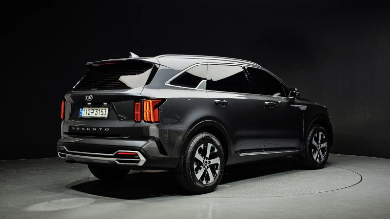 Kia Sorento 2.2CRDI/Пълна сервизна !!!, снимка 2 - Автомобили и джипове - 53372509