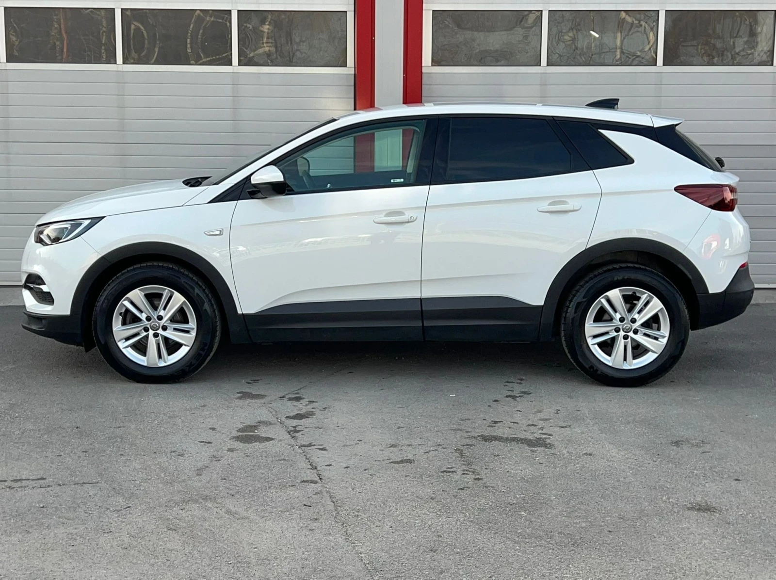 Opel Grandland X 1.2I TURBO ULTIMATE AUTOMATIK NAVI EVRO 6B ЛИЗИНГ - изображение 6