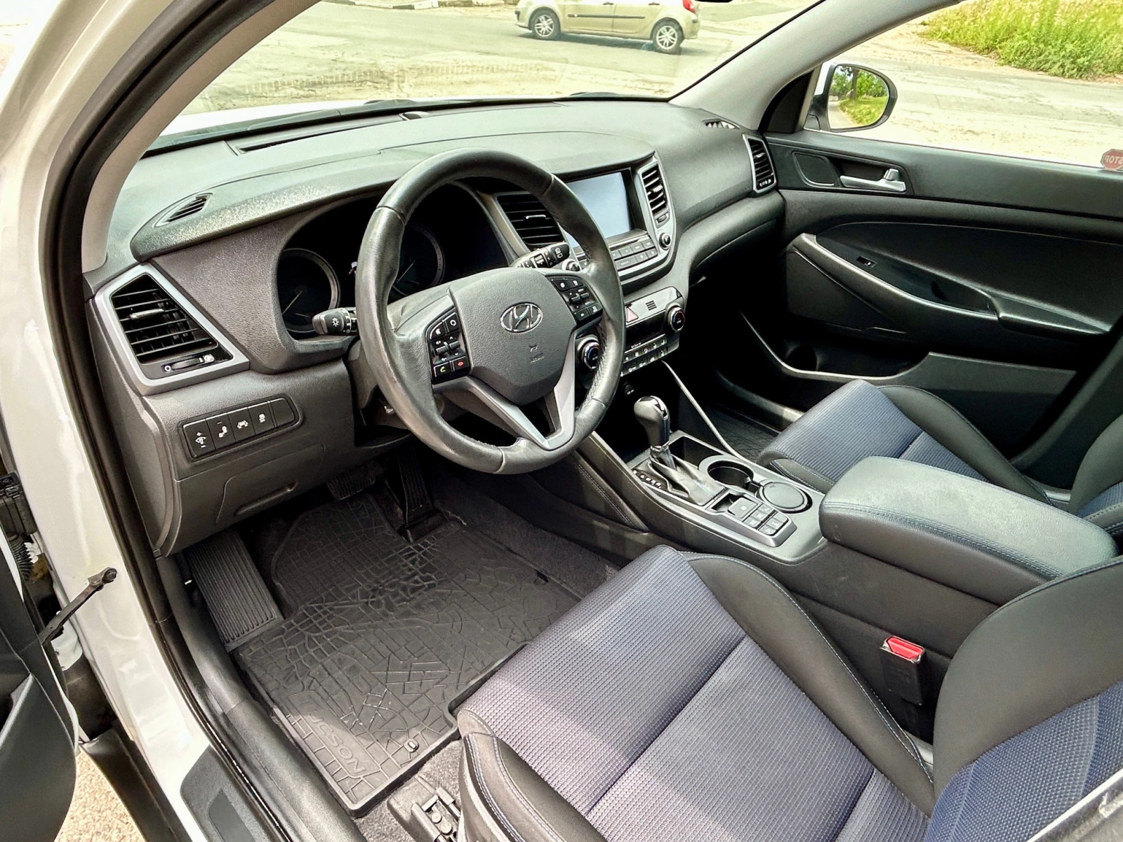 Hyundai Tucson 2.0CRDi/4x4/Автомат - изображение 7