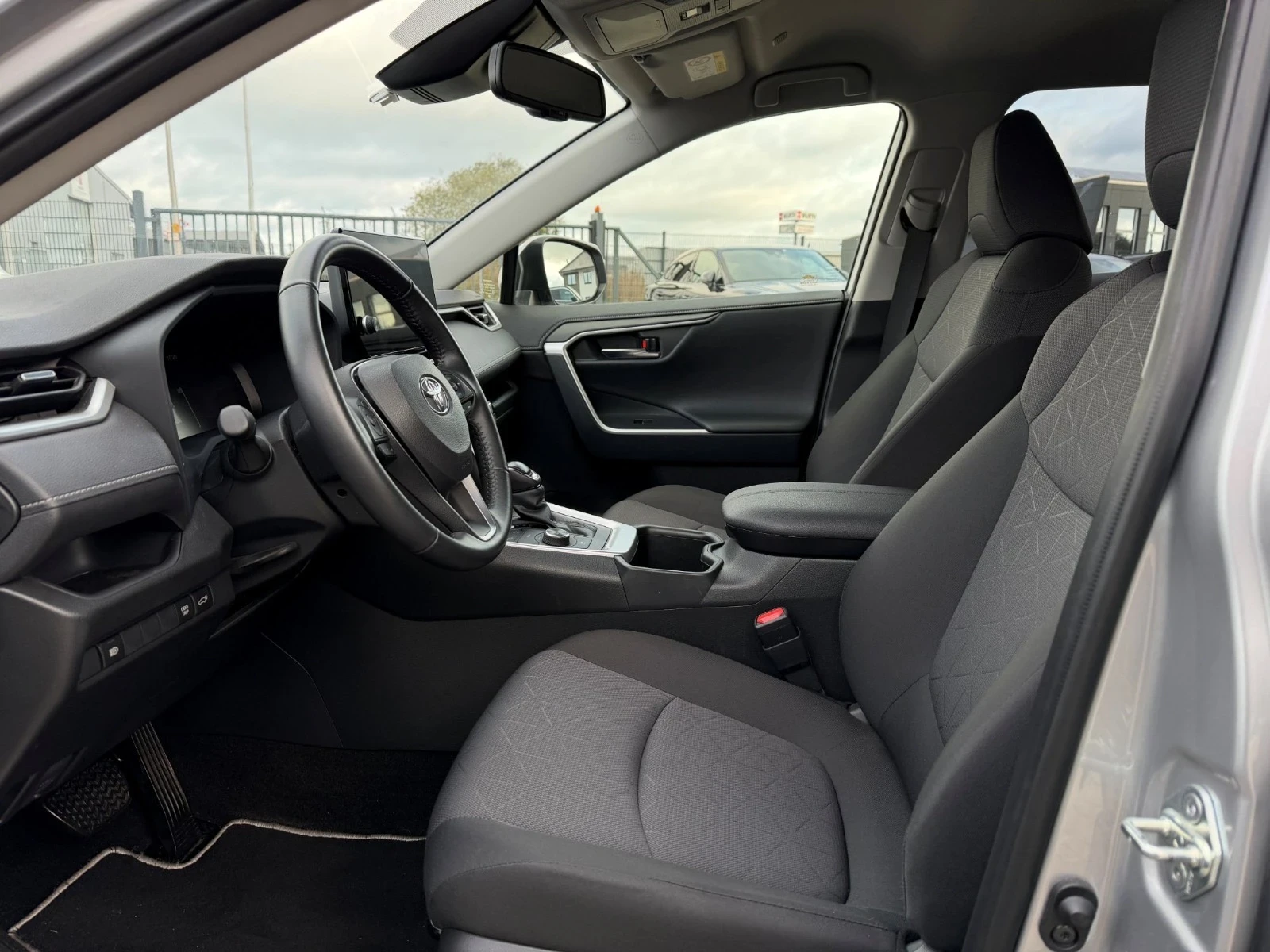 Toyota Rav4 !!!ОЧАКВАН ВНОС!!! 2.5 HYBRID 222ps. AWD ГАРНАЦИЯ! - изображение 7