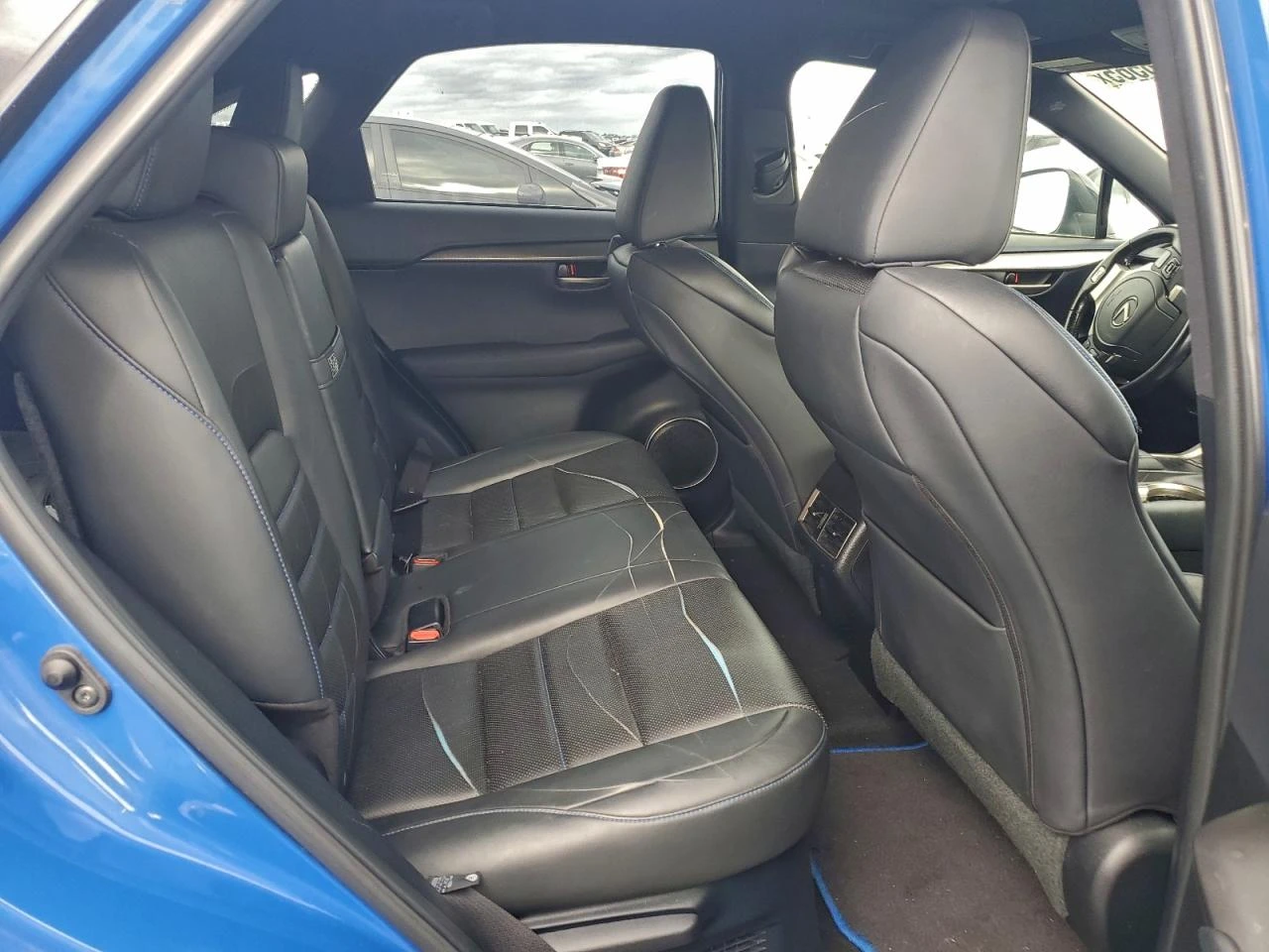 Lexus NX 300h BASE - изображение 9