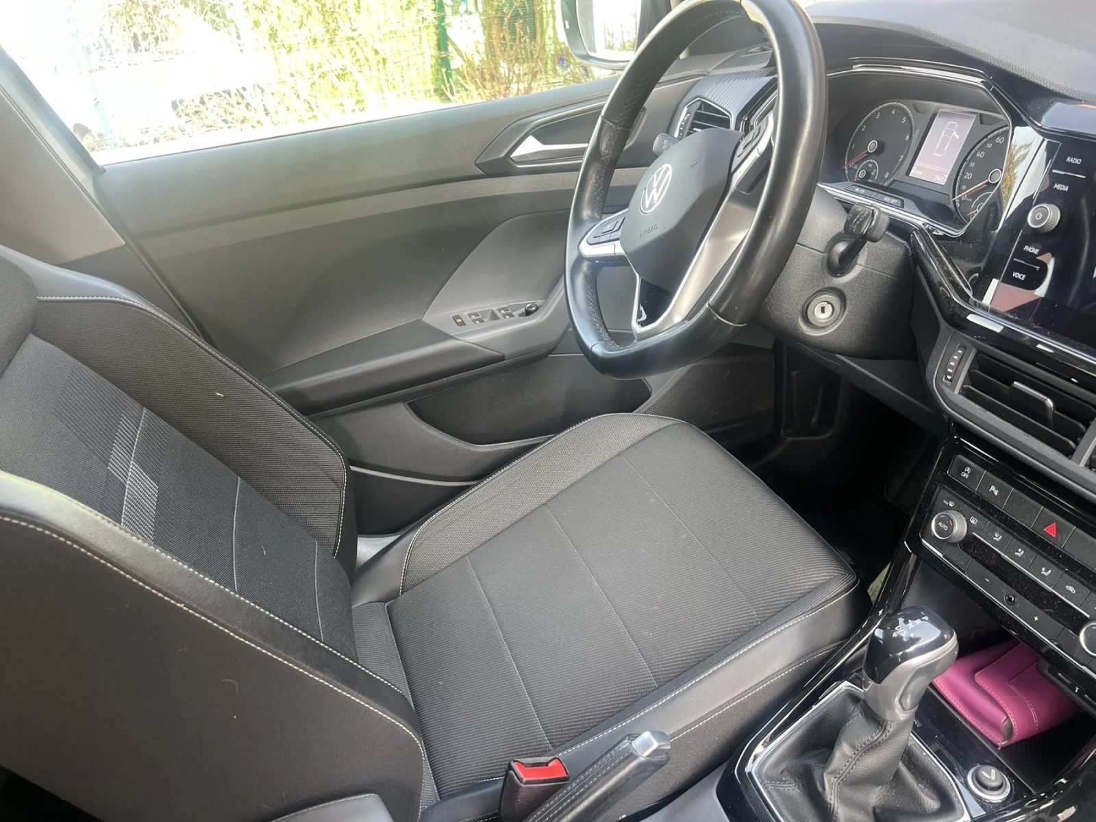 VW T-Cross, снимка 5 - Автомобили и джипове - 53710598