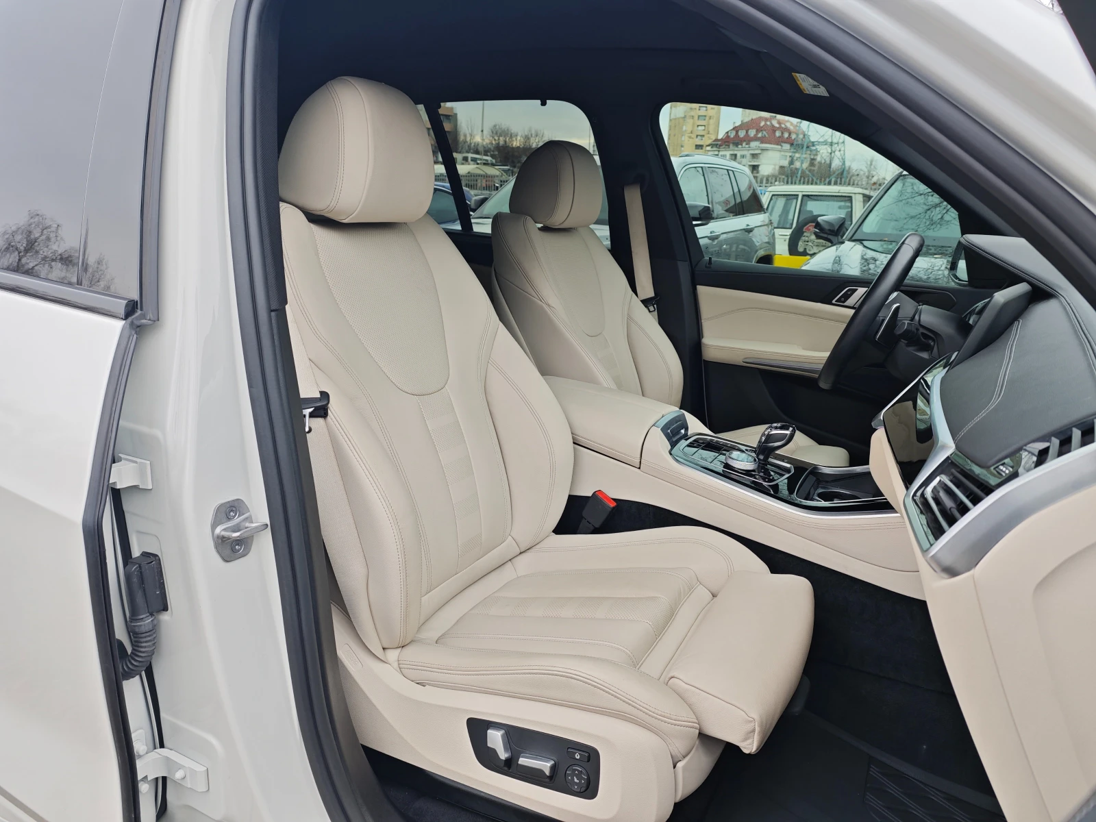 BMW X5 4.0i M-Sport X-drive 54000km. Pano Head Up Crystal, снимка 13 - Автомобили и джипове - 54277257