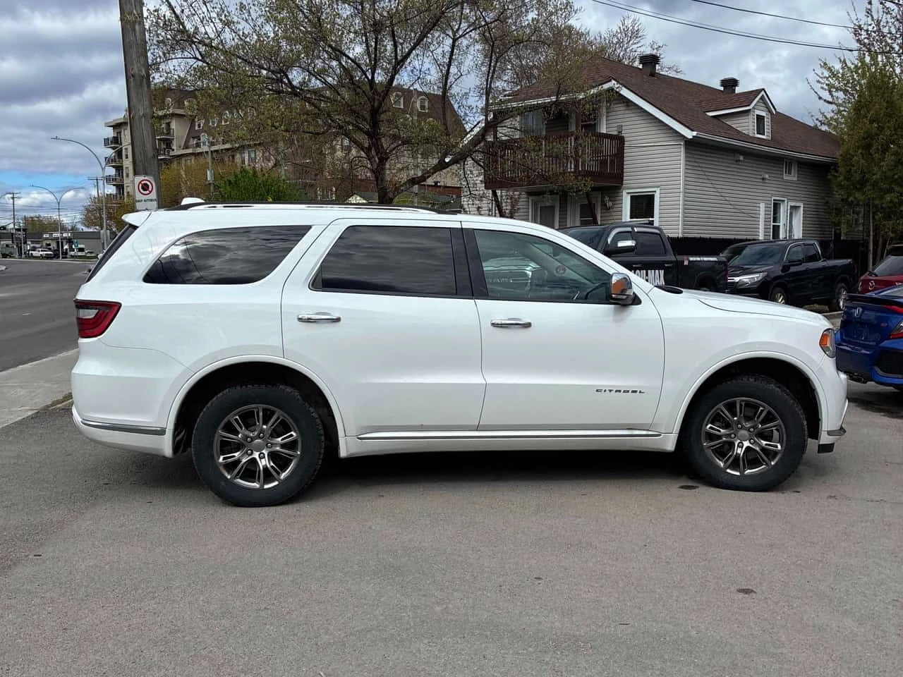 Dodge Durango Citadel * ДИСТРОНИК/ОБДУХ/ДВД * ФИНАНСИРАНЕ, снимка 3 - Автомобили и джипове - 54564482