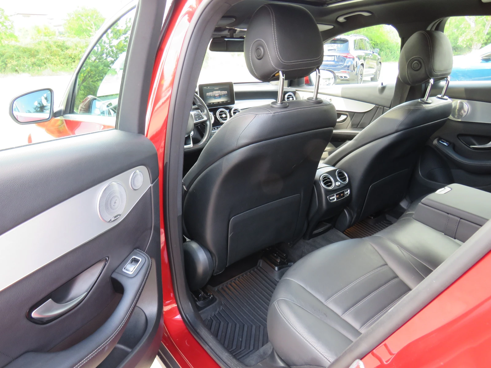 Mercedes-Benz GLC 350 350D AMG-9G-4X4-BURMESTER KEYLESS LED* , снимка 10 - Автомобили и джипове - 55706340