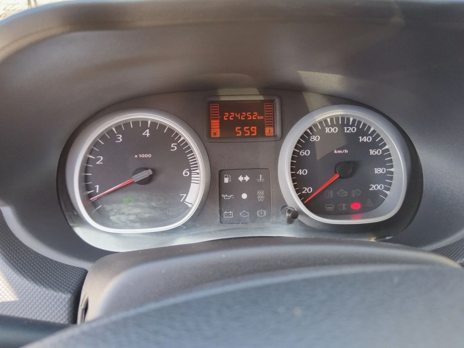 Dacia Duster 1.5 D 6sk. Реални км., снимка 13 - Автомобили и джипове - 55725921