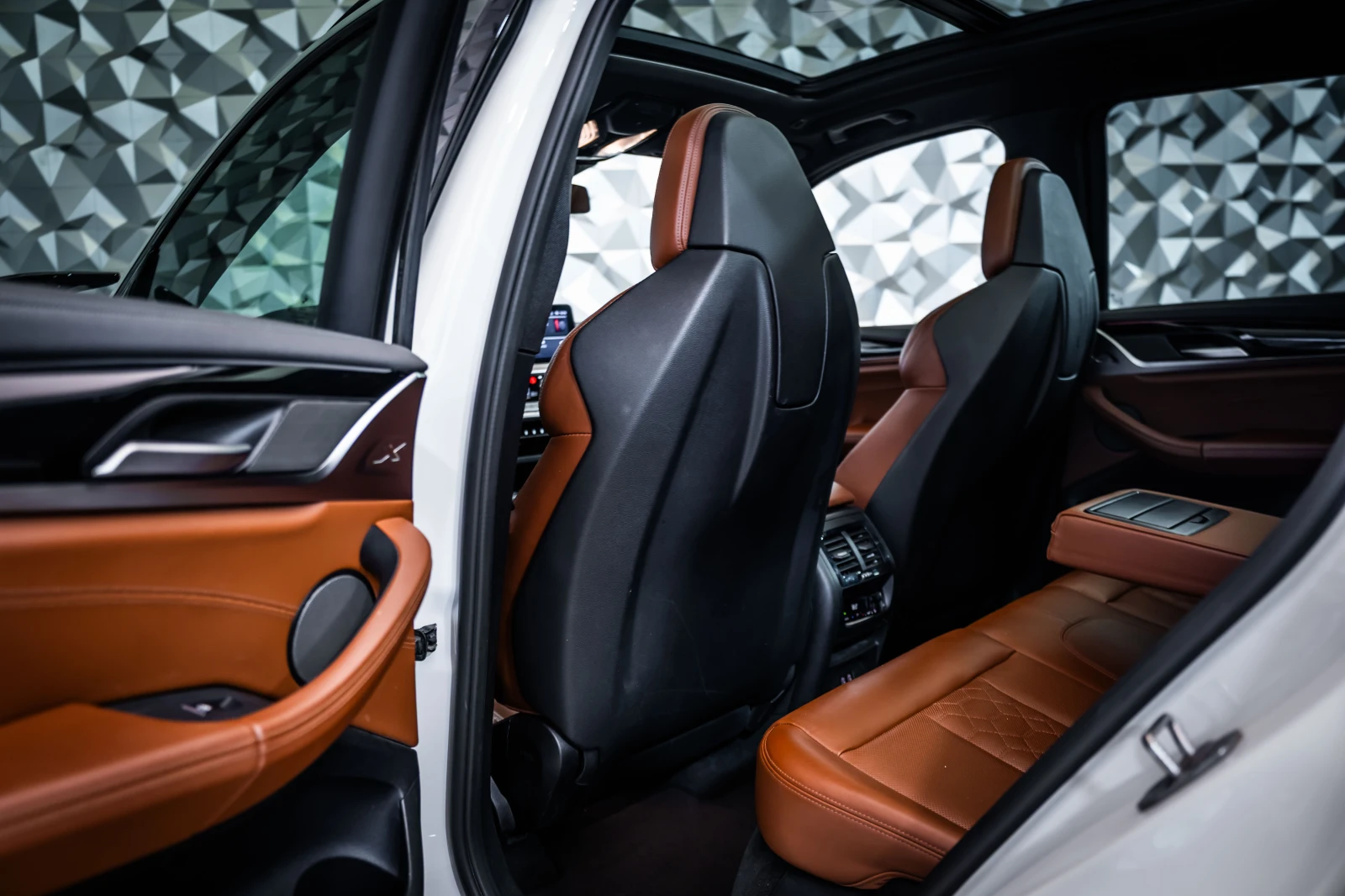 BMW X3 M Competition* ГАРАНЦИЯ* HeadUp* Pano, снимка 14 - Автомобили и джипове - 55886955