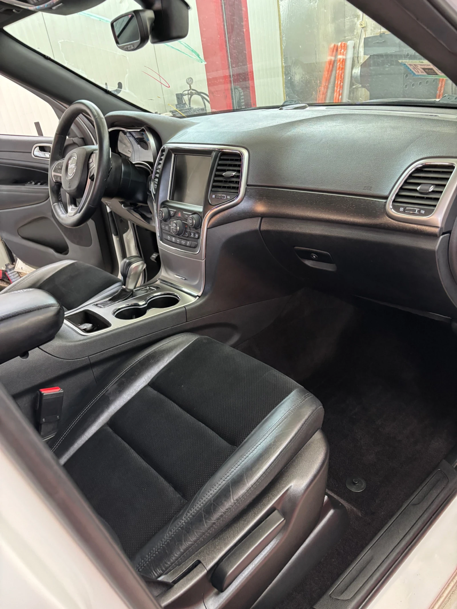 Jeep Grand cherokee 3.6 Gas Лизинг !, снимка 10 - Автомобили и джипове - 56001921