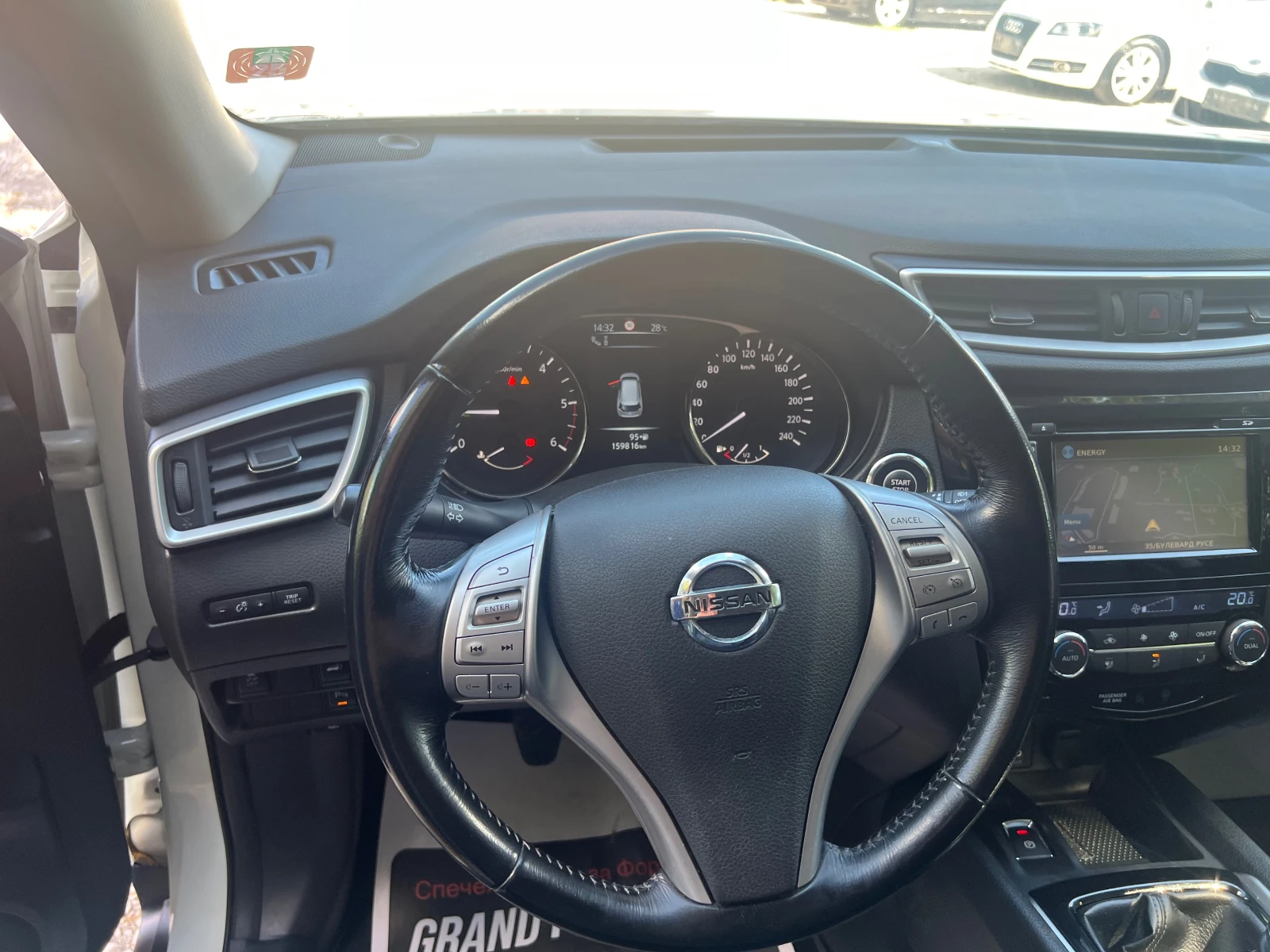 Nissan X-trail 1.6 dci  4x4 Tekna, снимка 10 - Автомобили и джипове - 56033662