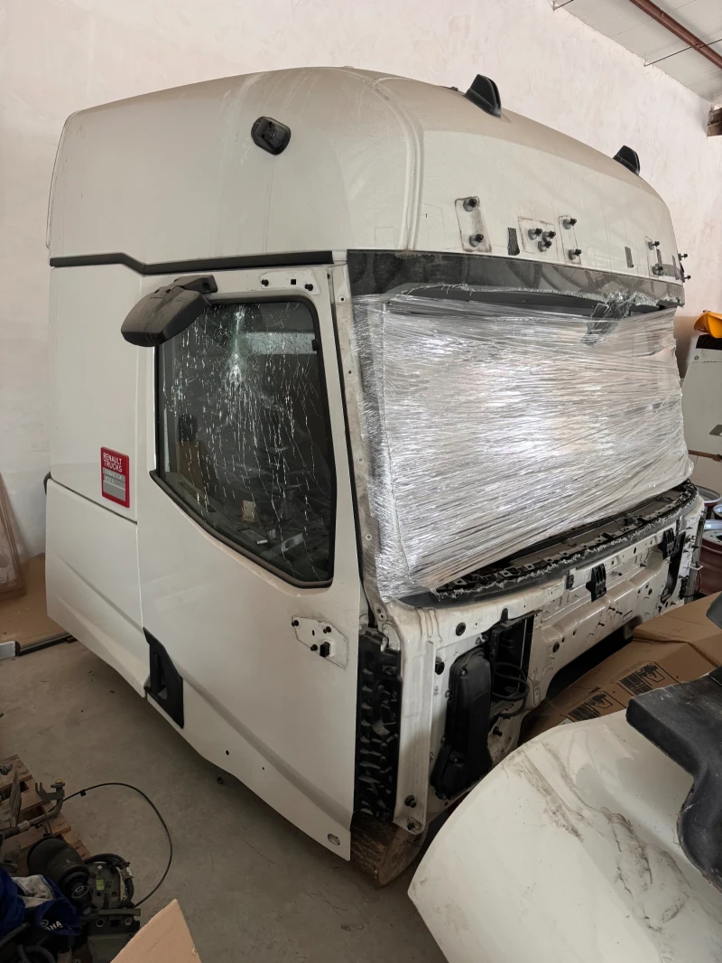 Renault T T520 High sleeper cab, снимка 1 - Камиони - 47923925