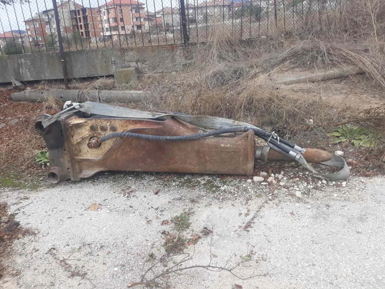 Допълнително оборудване Хидравличен чук Хидравличен чук FURUKAVA F35, 2008г., снимка 1