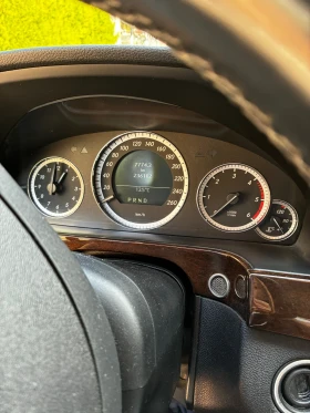 Mercedes-Benz E 220, снимка 6