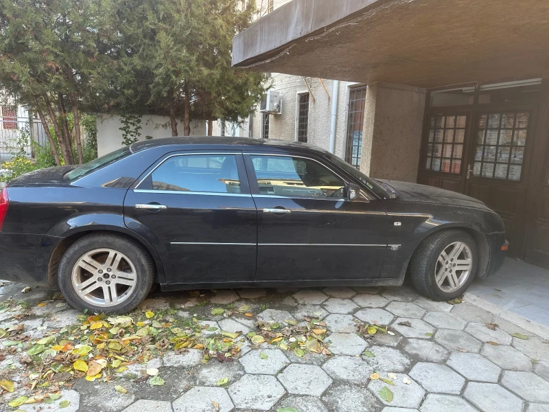 Chrysler 300c, снимка 1 - Автомобили и джипове - 48088231