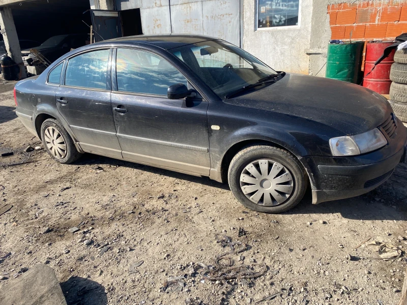 VW Passat 1.6, снимка 6 - Автомобили и джипове - 48991033