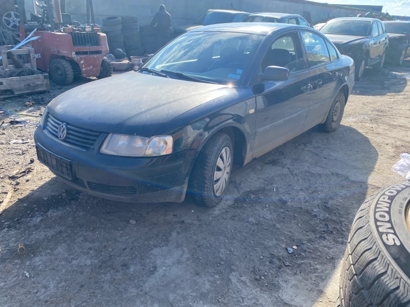 VW Passat 1.6, снимка 2 - Автомобили и джипове - 48991033