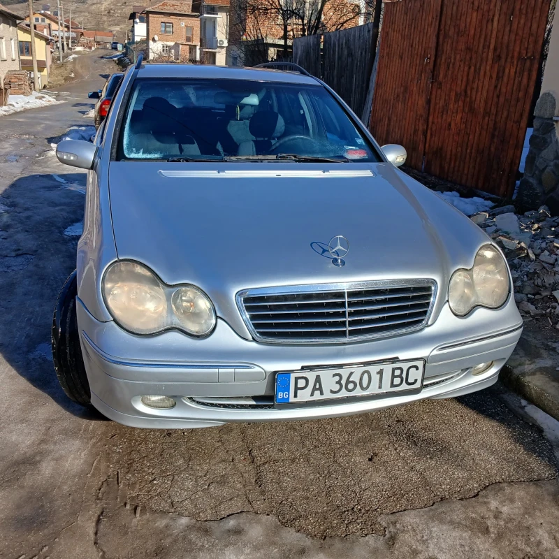 Mercedes-Benz C 220, снимка 1 - Автомобили и джипове - 49023909