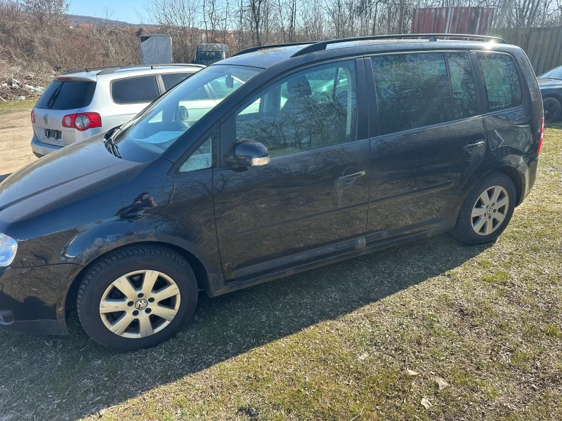 VW Touran 2.0, снимка 2 - Автомобили и джипове - 49389256